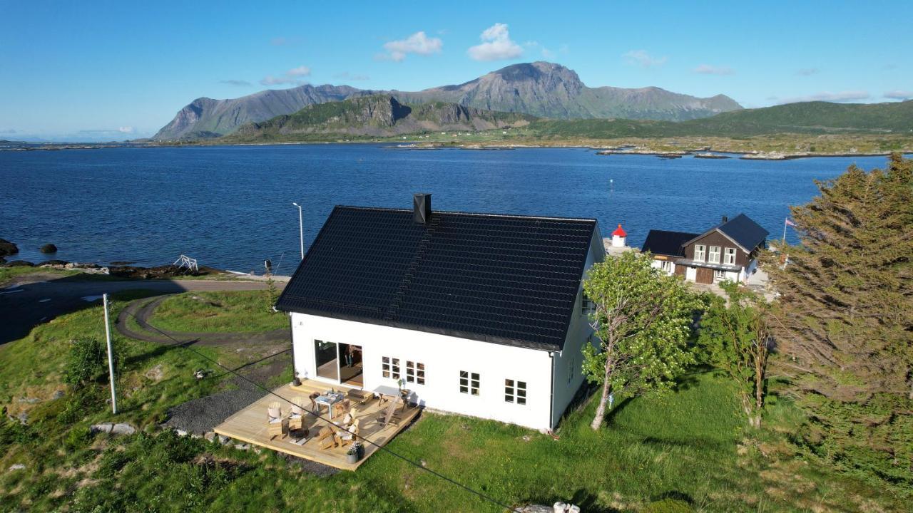 Villa Borgvag - A Unique Seafront Villa In The Heart Of Lofoten Bostad Eksteriør billede