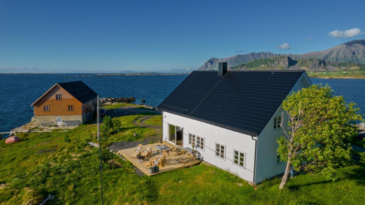 Villa Borgvag - A Unique Seafront Villa In The Heart Of Lofoten Bostad Eksteriør billede