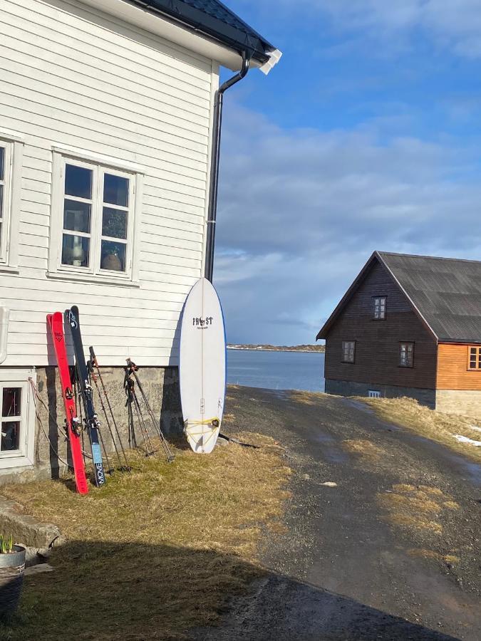 Villa Borgvag - A Unique Seafront Villa In The Heart Of Lofoten Bostad Eksteriør billede