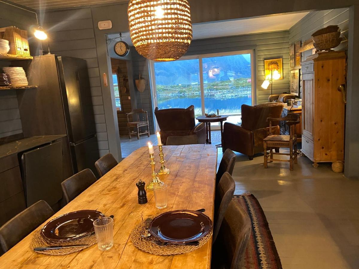 Villa Borgvag - A Unique Seafront Villa In The Heart Of Lofoten Bostad Eksteriør billede